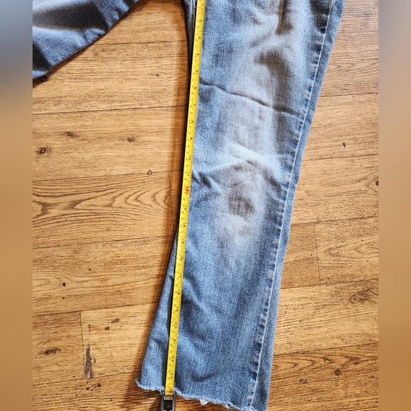 American Eagle Outfitters Womens Jeans Frayed Faded Size 6 P - Picture 5 of 10
